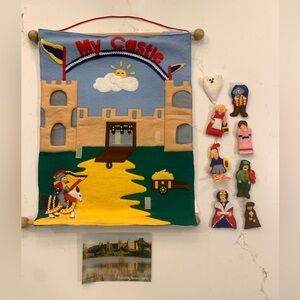 Hanging Felt My Castle Play set w/ Little People   Franglingham Castle 16”.